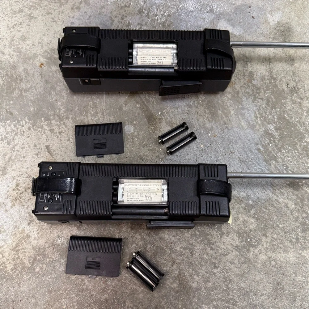 Realistic TRC-83 CB Walkie Talkies Pair Tested Working Vintage - Picture 9 of 11